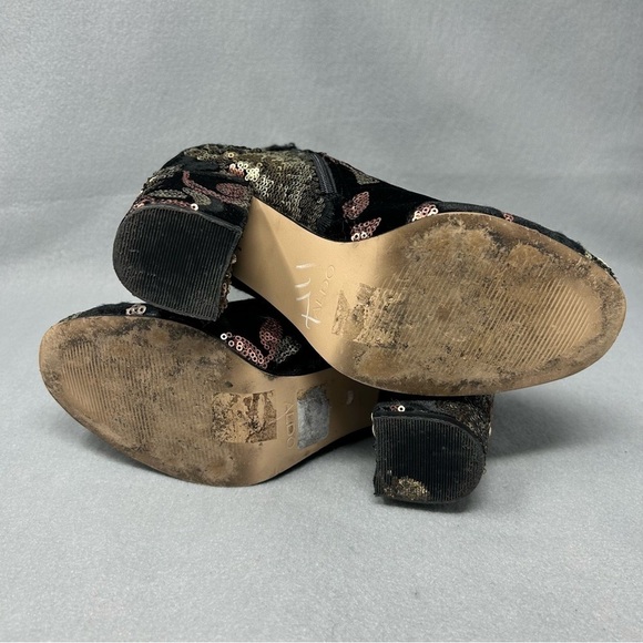ALDO-Black Velvet Booties/Embroidered/Sequins-Leather Insole-Side Zip-SZ 7 - Picture 10 of 11